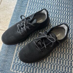 Preowned Allbirds Men’s Tree Runners in Black